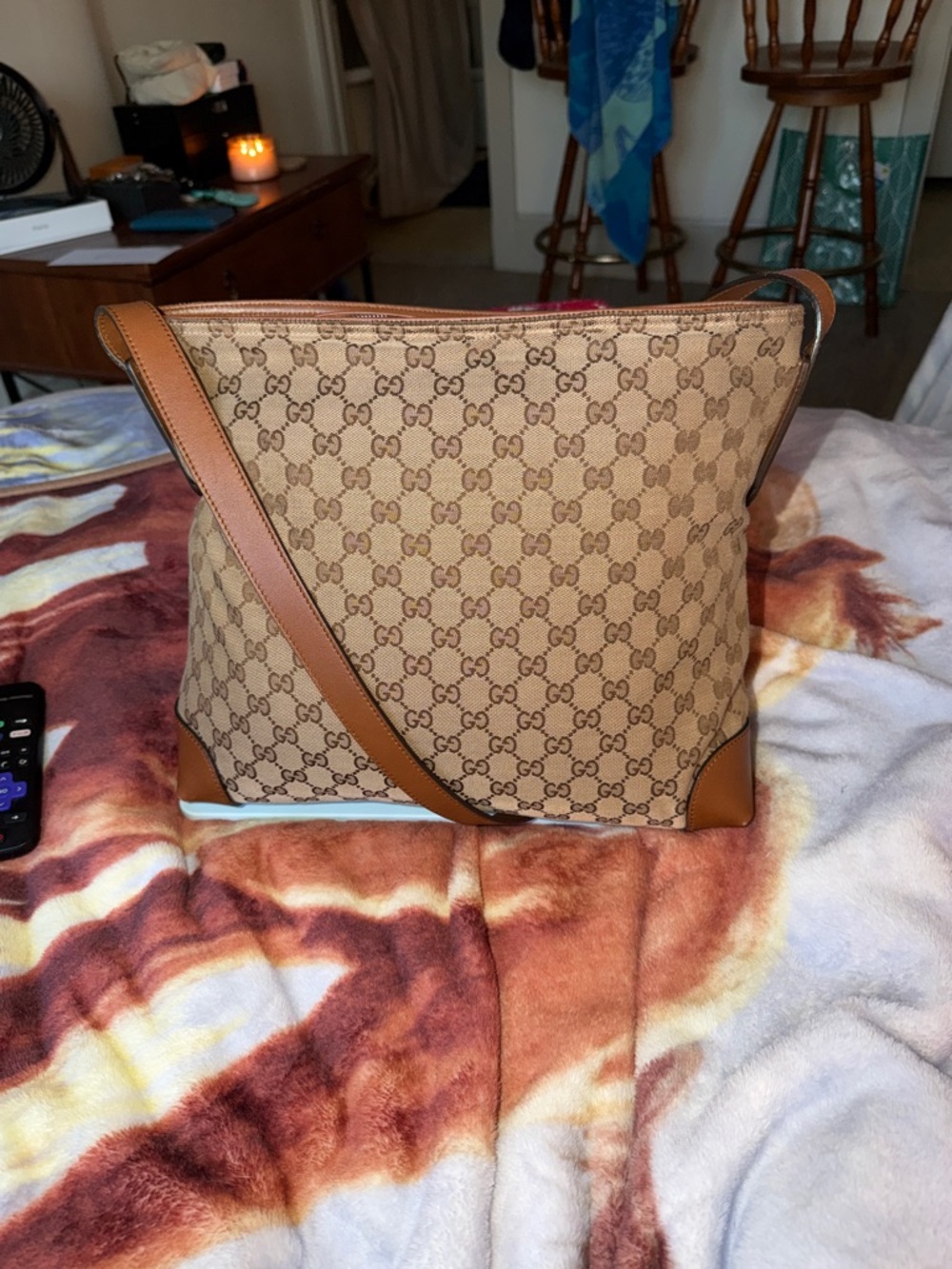 Gucci Tan Monogram Shoulder Bag with Brown Leather Trim - Picture 2 of 8